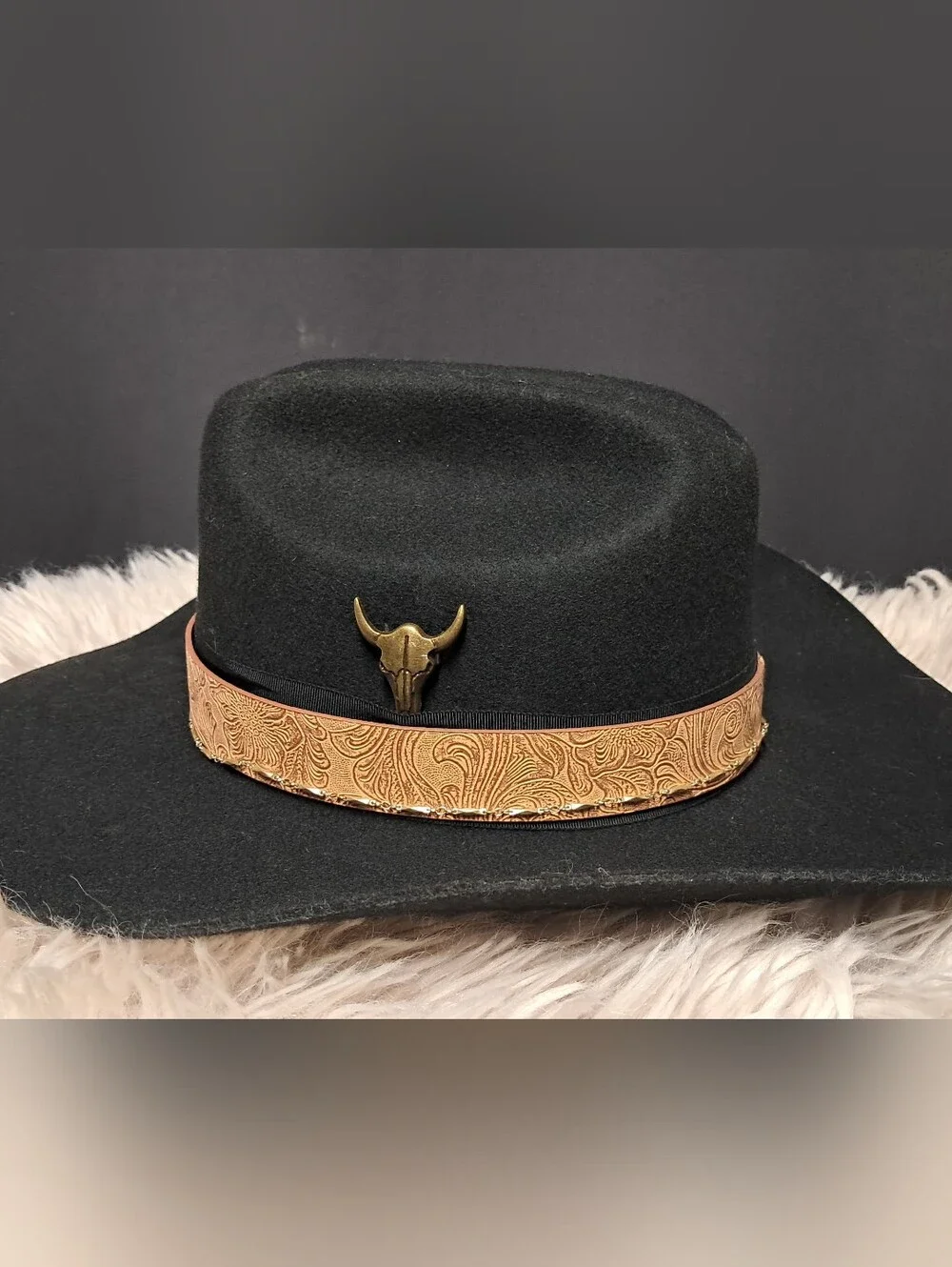 Shyanne Women's Wool Felt Cowboy Hat with Bull Skull Concho & Floral Band OSFM
